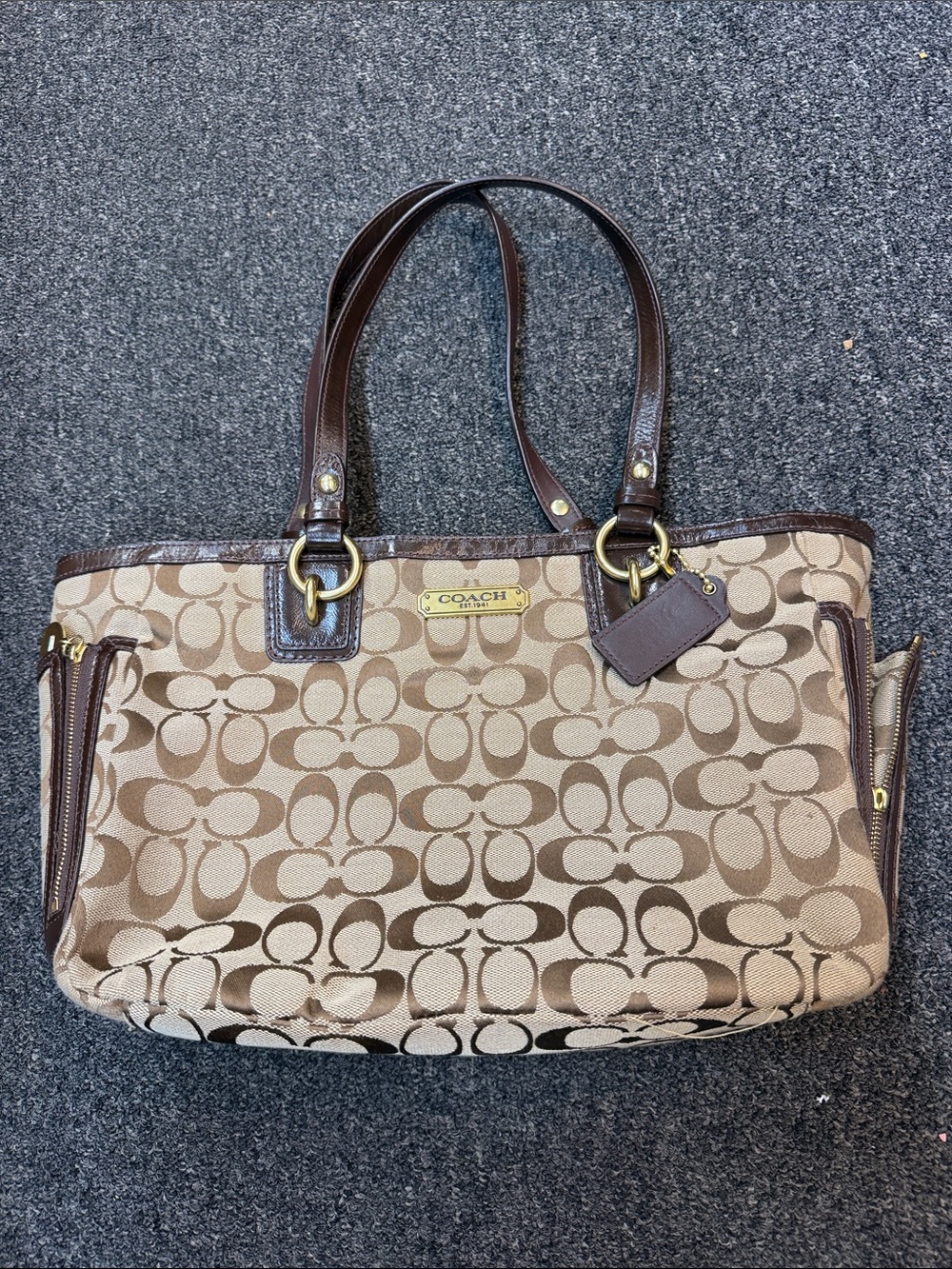 Coach Gallery Signature Zip Tote Purse